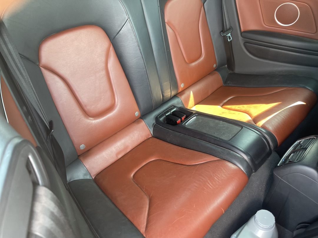 Audi S5 Cabriolet rear leather seats