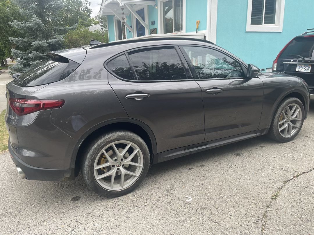 2018 Alfa Romeo Stelvio Ti Sport side profile