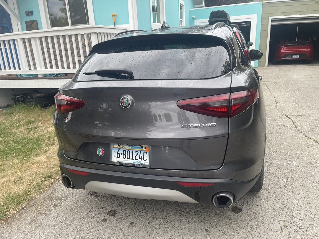 Alfa Romeo Stelvio Ti Sport rear three-quarter view