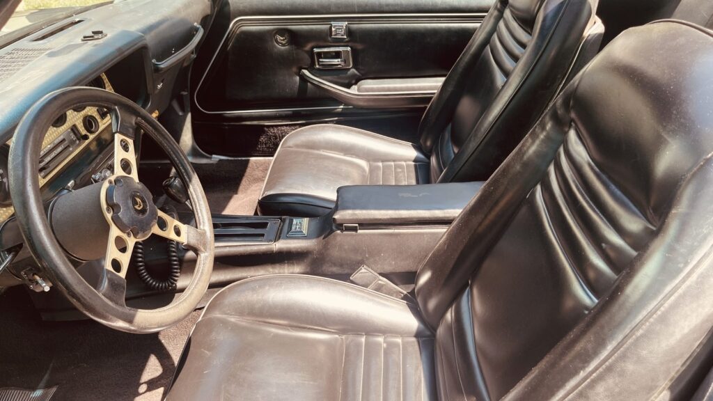 transam-08-dash.jpg